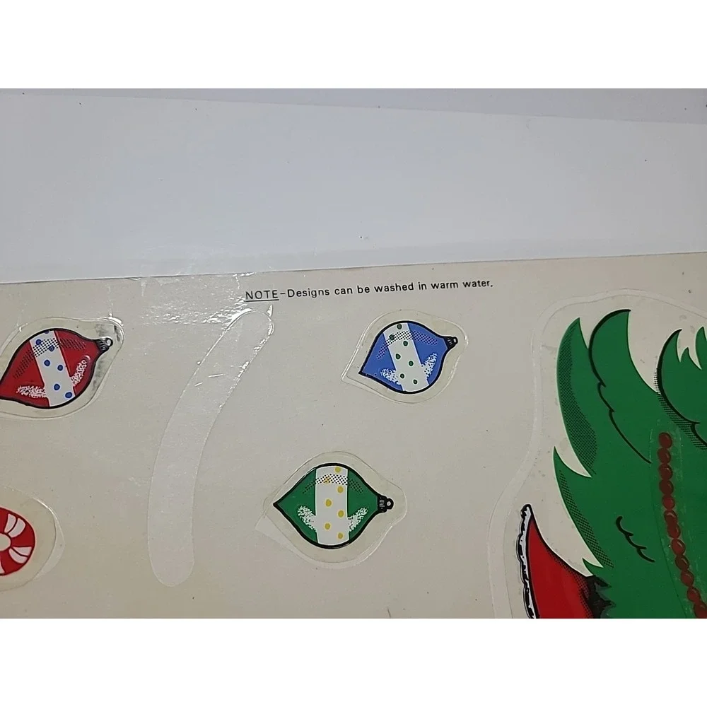 Classic Clings Non-Adhesive Window Decorations Christmas Theme 2 Sheets‎